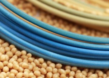 Flame-retardant bioplastics could be processed to create components for electrical engineering and electronics by means of, for example, injection molding (bio-granules) and additive manufacturing (bio-filaments).