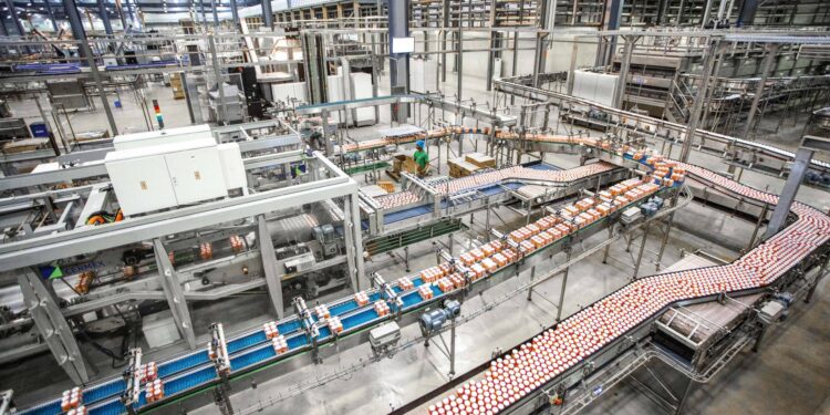 Sidel is Celebrating the Sale of its 1000th EvoBLOW. The Iconic Blow-Moulder Will be Installed as Part of a High-Speed PET Water Line at StrongPack in Nigeria in Early 2023.