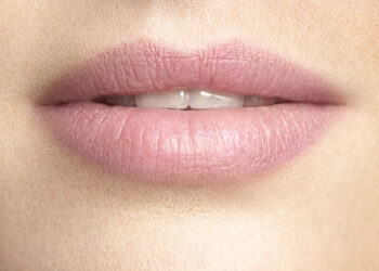 Luxurious skin feel and moisture with Clariant’s new natural and versatile Plantasens Pro LM emollient.