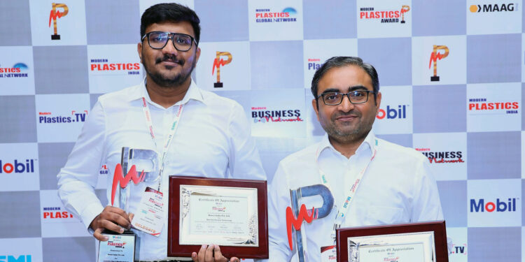 Rajnikant Patel, GM - INDIA (Right) & Sreeshanth, TSE -Mumbai (Left)