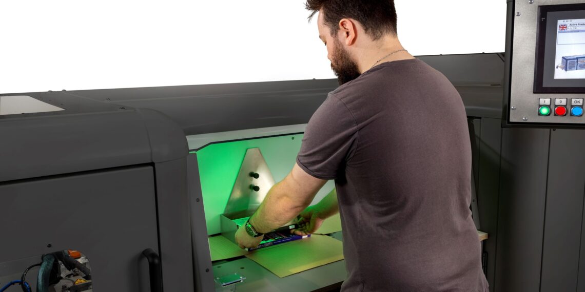 Flap’it! operator adding items to pack