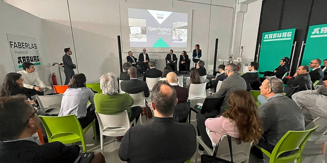 The range of services on offer from the "Faberlab powered by Arburg" Additive Center was presented to the guests in detail during the opening ceremony.