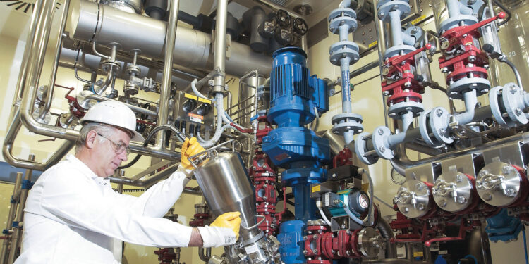 The LANXESS range for the production of vehicle batteries includes raw materials for cathode materials and non-flammable electrolytes, ion-exchange resins for extracting and recycling ultra-pure metal compounds for cathode materials, flame retardants and coolants as well as polyurethane (PU) casting compounds for protecting electronic battery components.