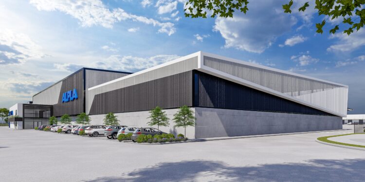 ALPLA investiert rund 60 Millionen Euro in den Aufbau der ersten eigenen Recyclinganlage im südlichen Afrika. Bis Herbst 2024 errichtet das Unternehmen ein modernes Werk in Ballito in der südafrikanischen Provinz KwaZulu-Natal. // ALPLA is investing around 60 million euros in the construction of its first own recycling plant in southern Africa. The company will build a modern plant in Ballito in the South African province of KwaZulu Natal by autumn 2024.