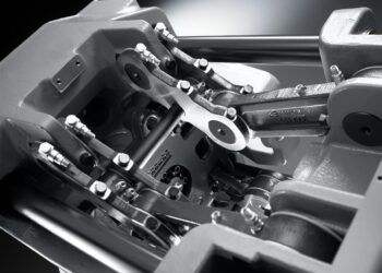 Electric clamping unit: the Premium performance variant of the hybrid Allrounder 470 H includes an electric toggle-type clamping unit as part of its standard equipment. This is energy-efficient and precise, driven by a planetary roller screw drive.