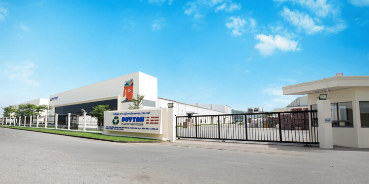 DUYTAN Plastic Recycling is the first PET bottle-to-bottle recycler in Vietnam. The company currently produces 30,000 tons of food-grade rPET per year and aims to expand its production capacity to 100,000 tons per year.