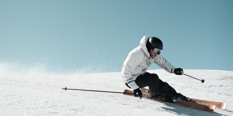New Essential Ski Line by Rossignol Benefits from REODRIN‘s Low Carbon Footprint Through ARALDITE Mass Balance Certified Epoxy Resin.