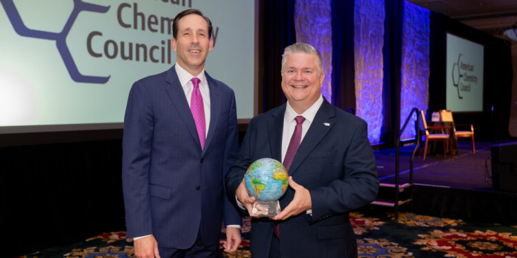 SABIC has been recognized with a Sustainability Leadership Award for Exemplary Achievements in Circularity by the American Chemistry Council (ACC), recognizing the company’s collaborations to bring ocean bound plastic (OBP) back into a circular material. The prestigious award was presented to Brian Powers, SABIC’s Vice President, Americas (right) by ACC President and CEO Chris Jahn