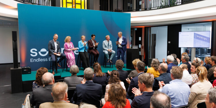 The opening event of Solarge’s new production facility in Weert, was attended by Rob Jetten, Dutch Minister for Climate & Energy, and Kadri Simson, European Commissioner for Energy.