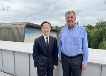 Andrew Lau, VP Electronics and Industrial for Solvay’s Specialty Polymers Global Business Unit, with Alois Gruber, owner and CEO of Agru.