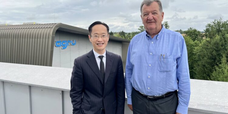 Andrew Lau, VP Electronics and Industrial for Solvay’s Specialty Polymers Global Business Unit, with Alois Gruber, owner and CEO of Agru.