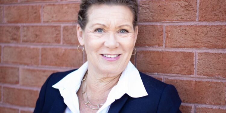 Ms. Betsy Bowers Executive Director of the Expanded Polystyrene Industry Alliance (EPS-IA) North American trade association for the expanded polystyrene (EPS) industry