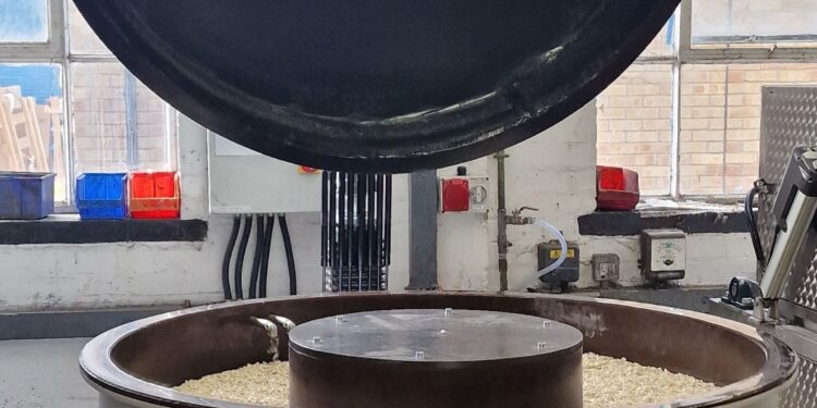 O-I Manufacturing Selects New R320 Vibratory Finishing Technology From Rösler UK