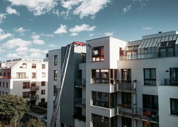 Europe-Wide Innovation: The Tiltable Crane Fork By PALFINGER