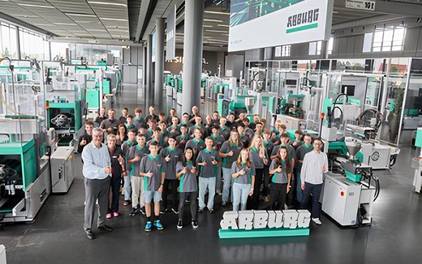 34 New Apprentices and DHBW Students Begin Their Journey