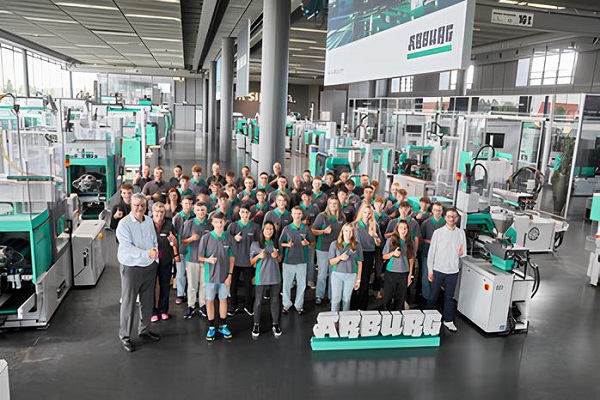 34 New Apprentices and DHBW Students Begin Their Journey