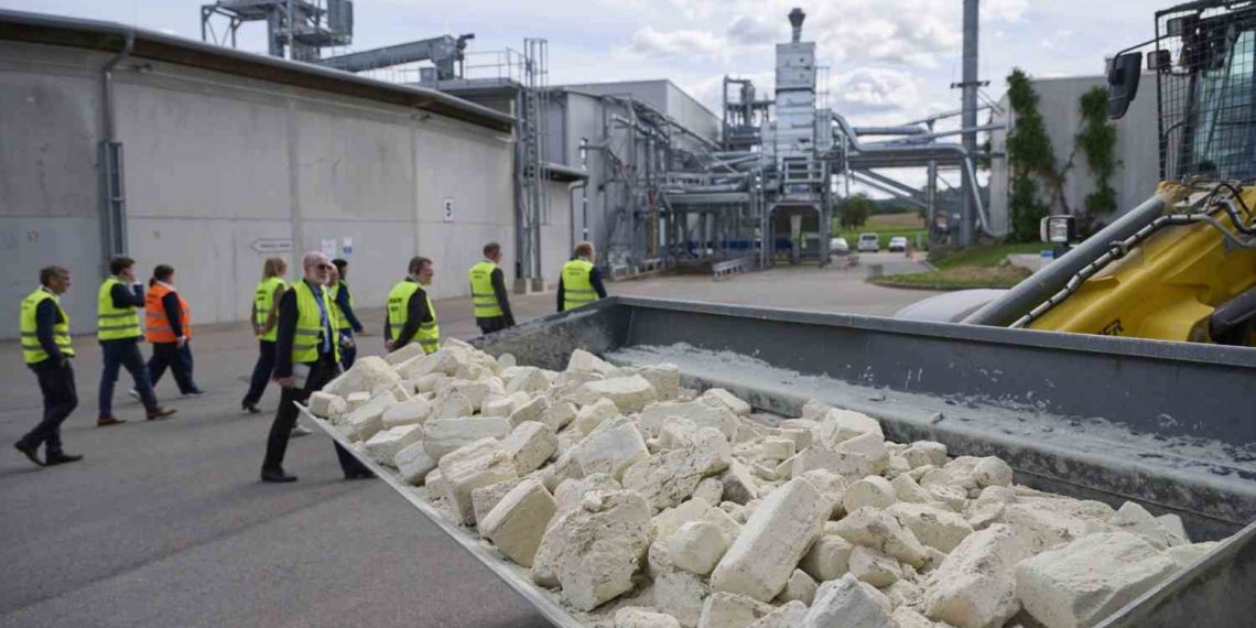 Covestro and puren Advance Sustainability of purenit®